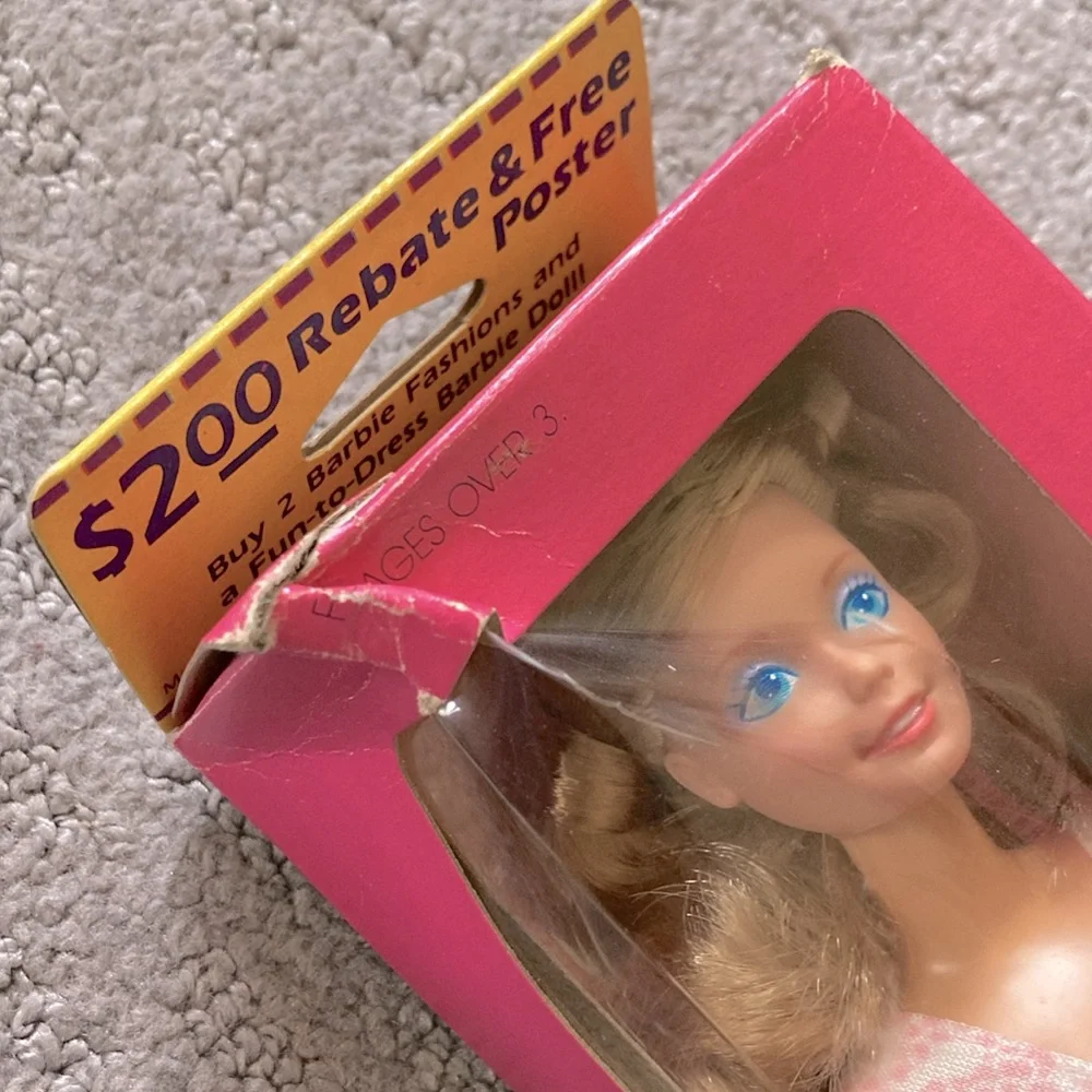 NIB Vintage 1987 Fun-to-Dress Barbie doll.